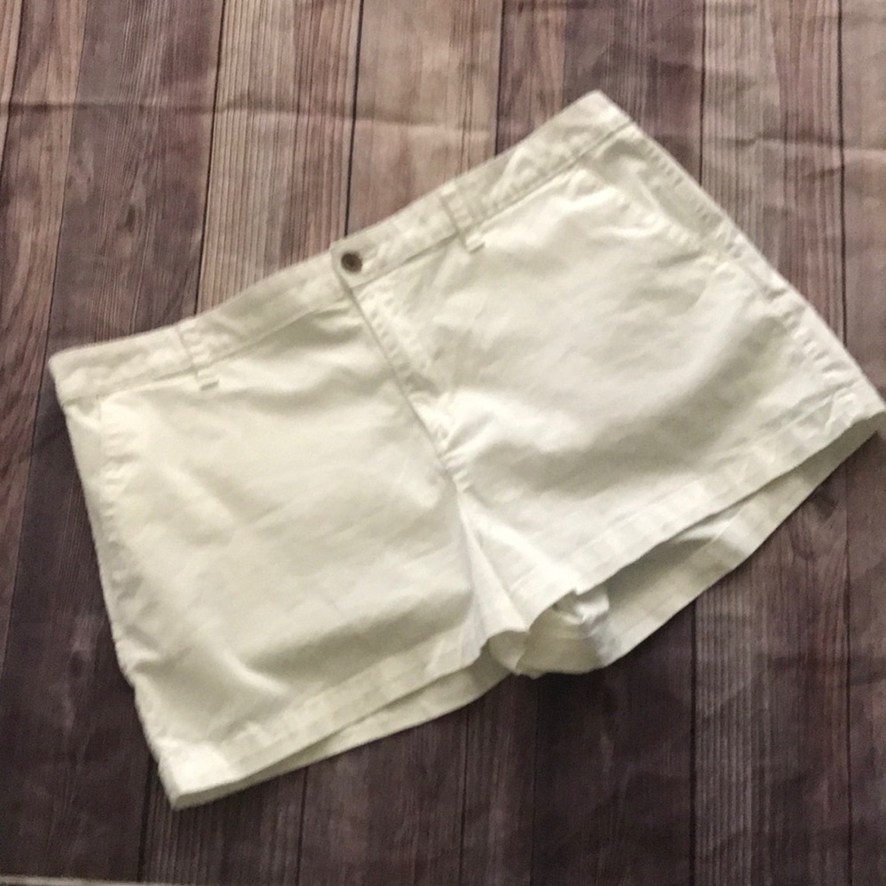 White shorts by a new day size 18